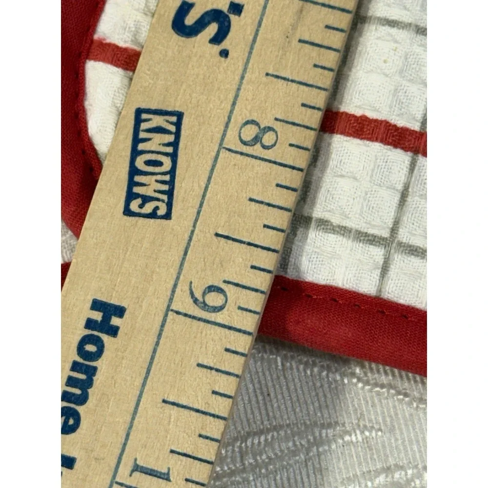 Mason Craft&More Red White Grid Quilted Kitchen Potholders Set of 2 Retro Style